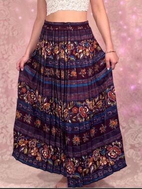 Vintage Made in USA Gorgeous purple floral maxi skirt